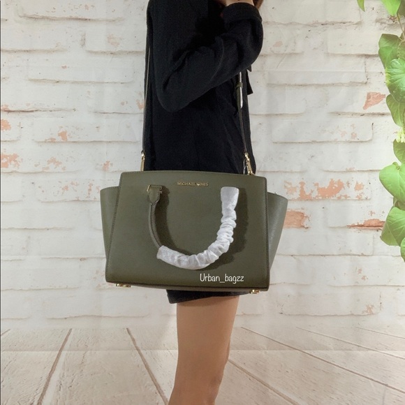 Michael Kors Selma Medium Top Zip Satchel - Picture 2 of 8